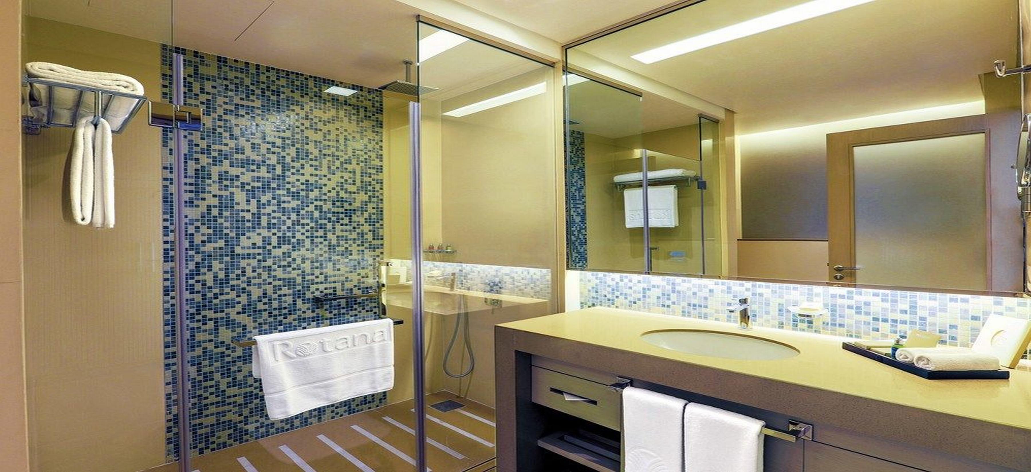 Отель Downtown Rotana Манама Экстерьер фото Bathroom