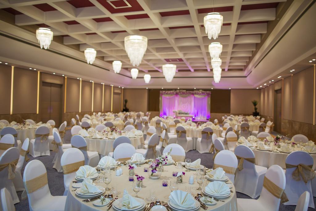 Отель Downtown Rotana Манама Экстерьер фото The Grand Ballroom