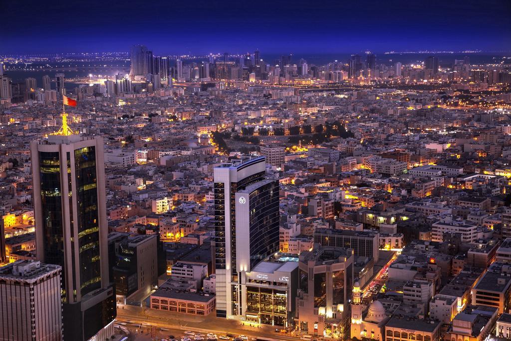 Отель Downtown Rotana Манама Экстерьер фото Riyadh skyline