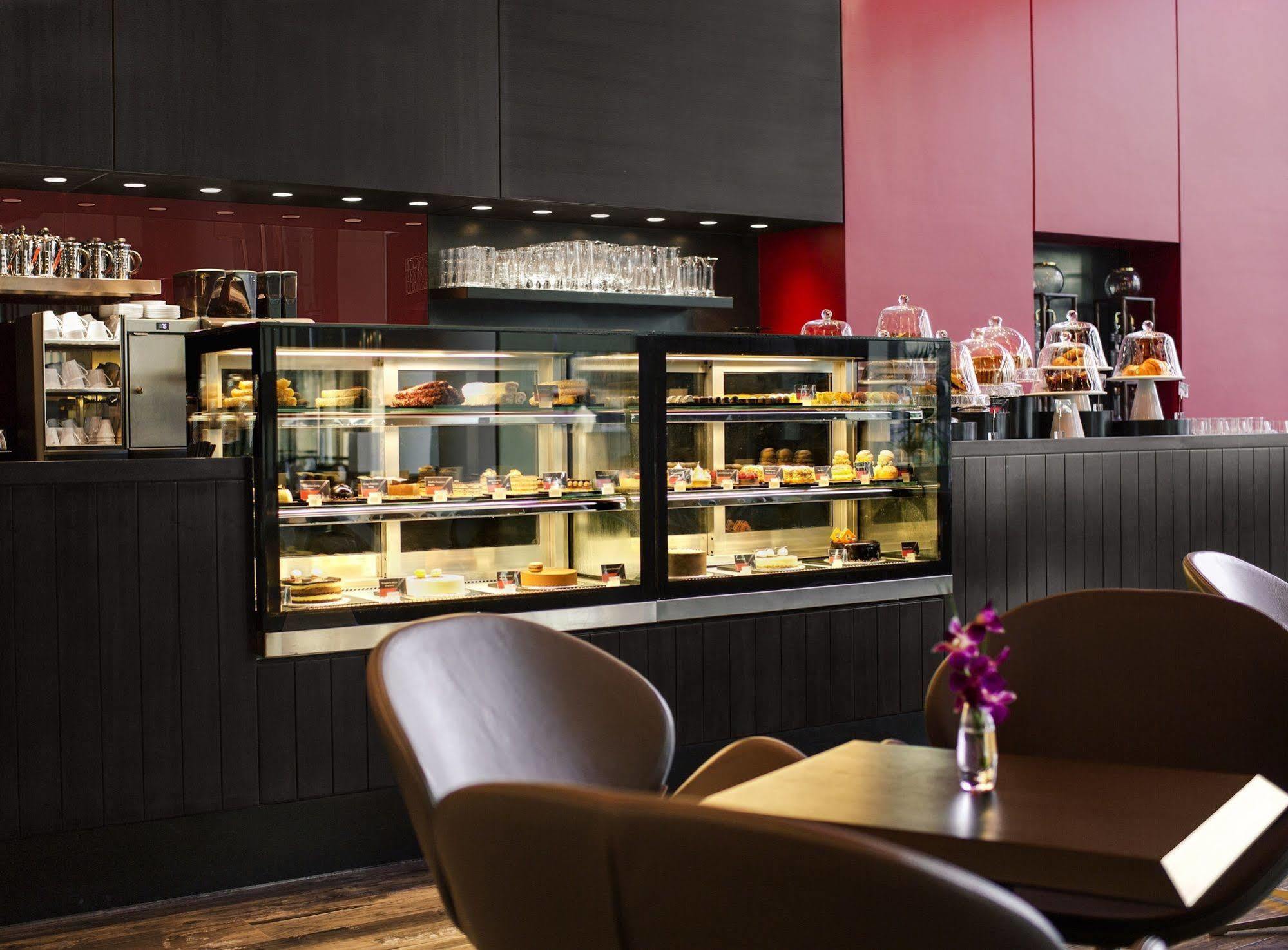 Отель Downtown Rotana Манама Экстерьер фото A pastry shop in Bangkok, Thailand